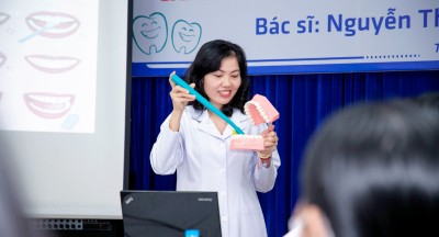 Chuyên đề chăm sóc răng miệng: bác sĩ Nguyễn Thị Dễ cùng trường đại học Tôn Đức Thắng